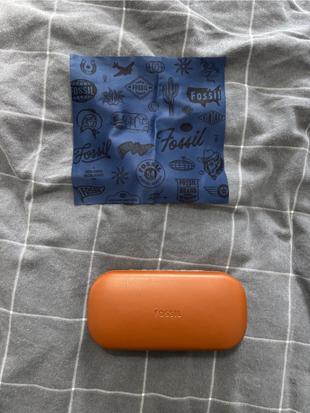 Fossil Sunglasses Case and glasses cleaner